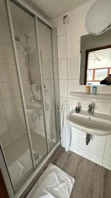 Ein Badezimmer in der Unterkunft Hotel Ditzingen