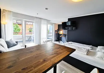 Ein Bett oder Betten in einem Zimmer der Unterkunft CF44 30m2 Quiet Central Balcony and Netflix