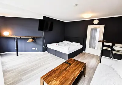 Ein Bett oder Betten in einem Zimmer der Unterkunft CF44 30m2 Quiet Central Balcony and Netflix