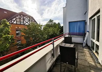 Ein Balkon oder eine Terrasse in der Unterkunft CF44 30m2 Quiet Central Balcony and Netflix