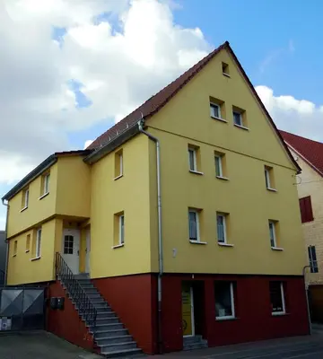 Das Gebäude in dem sich die Ferienwohnung befindet