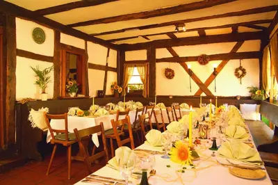 Ein Restaurant oder anderes Speiselokal in der Unterkunft Hotel Restaurant Zum Nachtwächter