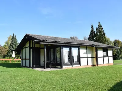 Das Gebäude in dem sich das Ferienhaus befindet