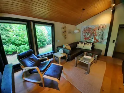 Ein Sitzbereich in der Unterkunft Bungalow in Waldbrunn