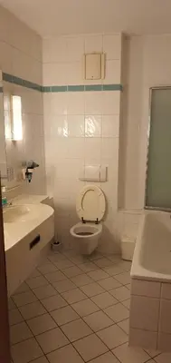 Ein Badezimmer in der Unterkunft Flörsheimer Hof
