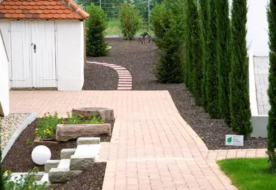 Ein Garten an der Unterkunft Hotel Vorfelder