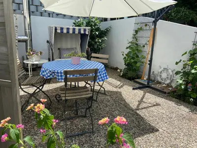 Ein Garten an der Unterkunft Toms Ferienhütte