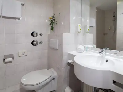 Ein Badezimmer in der Unterkunft ACHAT Hotel Darmstadt Griesheim