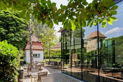 Ein Garten an der Unterkunft Landhotel Altes Wasserwerk GbR