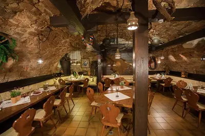 Ein Restaurant oder anderes Speiselokal in der Unterkunft Hotel-Restaurant Pfälzer Hof
