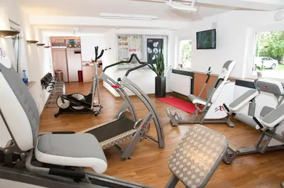 Das Fitnesscenter und/oder die Fitnesseinrichtungen in der Unterkunft Hotel Sonne