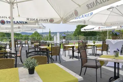 Ein allgemeiner Bergblick oder ein Berglick von des Hotels aus