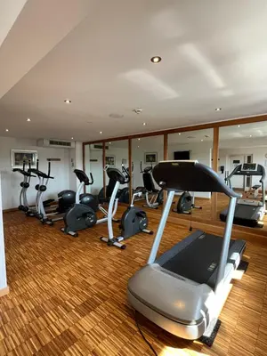 Das Fitnesscenter und/oder die Fitnesseinrichtungen in der Unterkunft Holiday Inn Stuttgart by IHG