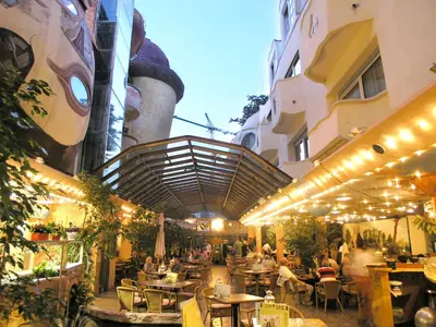 Ein Restaurant oder anderes Speiselokal in der Unterkunft AAAA Hotelwelt KÜBLER