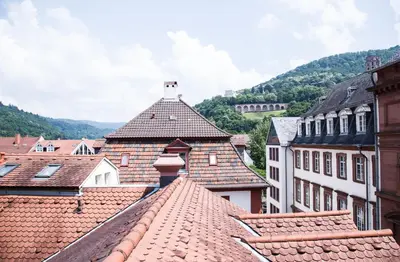 Ein allgemeiner Bergblick oder ein Berglick von des Hotels aus