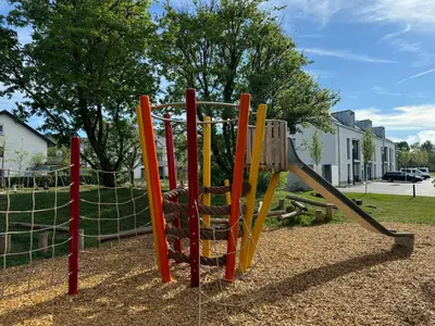 Ein Kinderspielbereich in der Unterkunft Prime Host Balcony Apartment