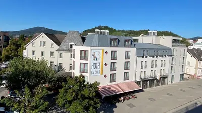 Ein allgemeiner Bergblick oder ein Berglick von des Hotels aus