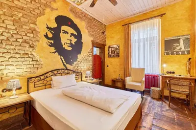 Ein Bett oder Betten in einem Zimmer der Unterkunft HIP Hotel