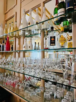 Getränke in der Unterkunft Gala Hotel