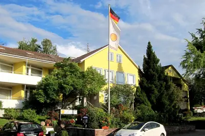 Das Gebäude in dem sich das Hotel befindet