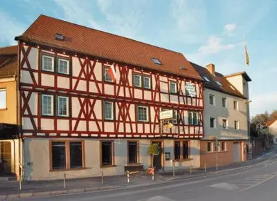 Das Gebäude in dem sich das Hotel befindet