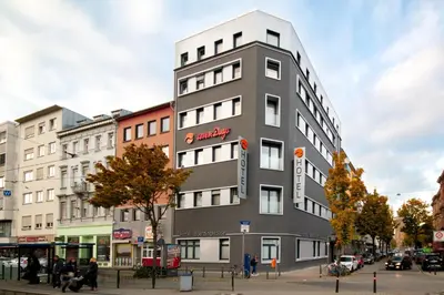 Das Gebäude in dem sich das Aparthotel befindet