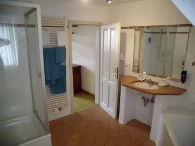 Ein Badezimmer in der Unterkunft Hotel Freihof