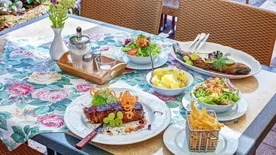 Essen im Hotel oder in der Nähe