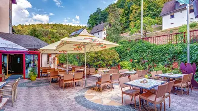 Ein Garten an der Unterkunft Hotel Christel