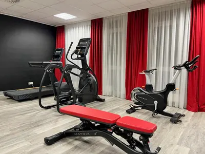 Das Fitnesscenter und/oder die Fitnesseinrichtungen in der Unterkunft DORMERO Hotel Bretten