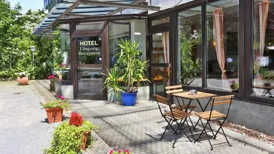 Ein Garten an der Unterkunft Hotel Maurer