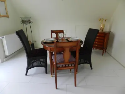 Ein Sitzbereich in der Unterkunft Ferienwohnung Burgenblilck