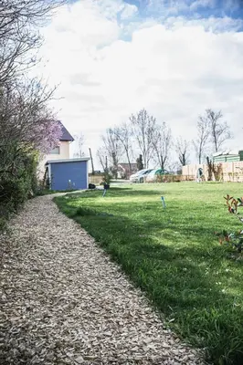 Ein Garten an der Unterkunft Tiny-Haus im Südhessischen Ried