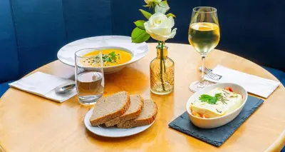 Essen im Hotel oder in der Nähe