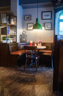 Ein Sitzbereich in der Unterkunft Gasthaus & Hotel Bischoff