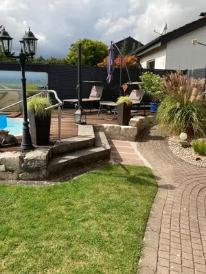 Ein Garten an der Unterkunft Ferienwohnung Schwarz