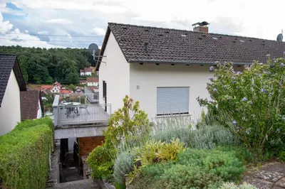 Das Gebäude in dem sich die Ferienwohnung befindet