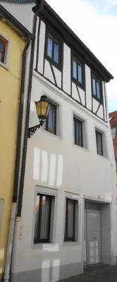 Das Gebäude in dem sich die Ferienwohnung befindet