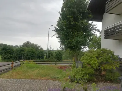 Ein Garten an der Unterkunft Ferienwohnung Ziegelbergblick