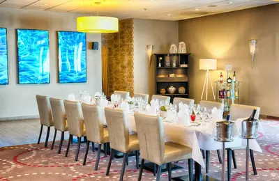 Getränke in der Unterkunft Leonardo Hotel Mannheim-Ladenburg
