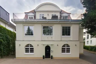 Das Gebäude in dem sich das Aparthotel befindet