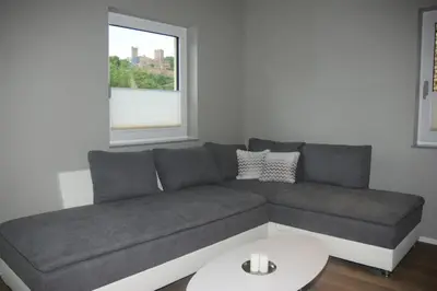 Ein Sitzbereich in der Unterkunft Ferienwohnung 'Burgblick'