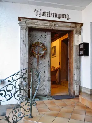 Eine Fassade oder ein Eingang zu Hotel Burg Breuberg