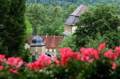 Ein Garten an der Unterkunft Kloster Schöntal