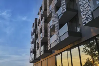 Das Gebäude in dem sich das Hotel befindet