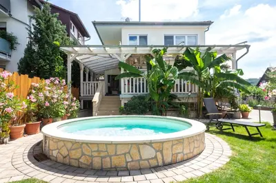 Ein Garten an der Unterkunft Ferienwohnung Casa Sophia