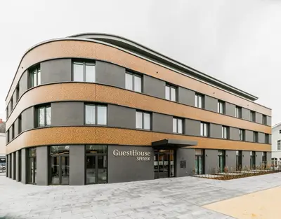 Das Gebäude in dem sich das Aparthotel befindet