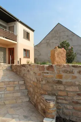 Das Gebäude in dem sich die Ferienwohnung befindet