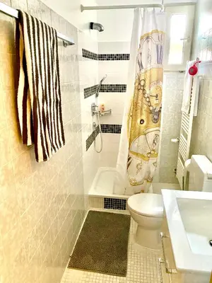 Ein Badezimmer in der Unterkunft Klein aber dein...