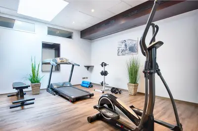 Das Fitnesscenter und/oder die Fitnesseinrichtungen in der Unterkunft ACHAT Hotel Bad Dürkheim